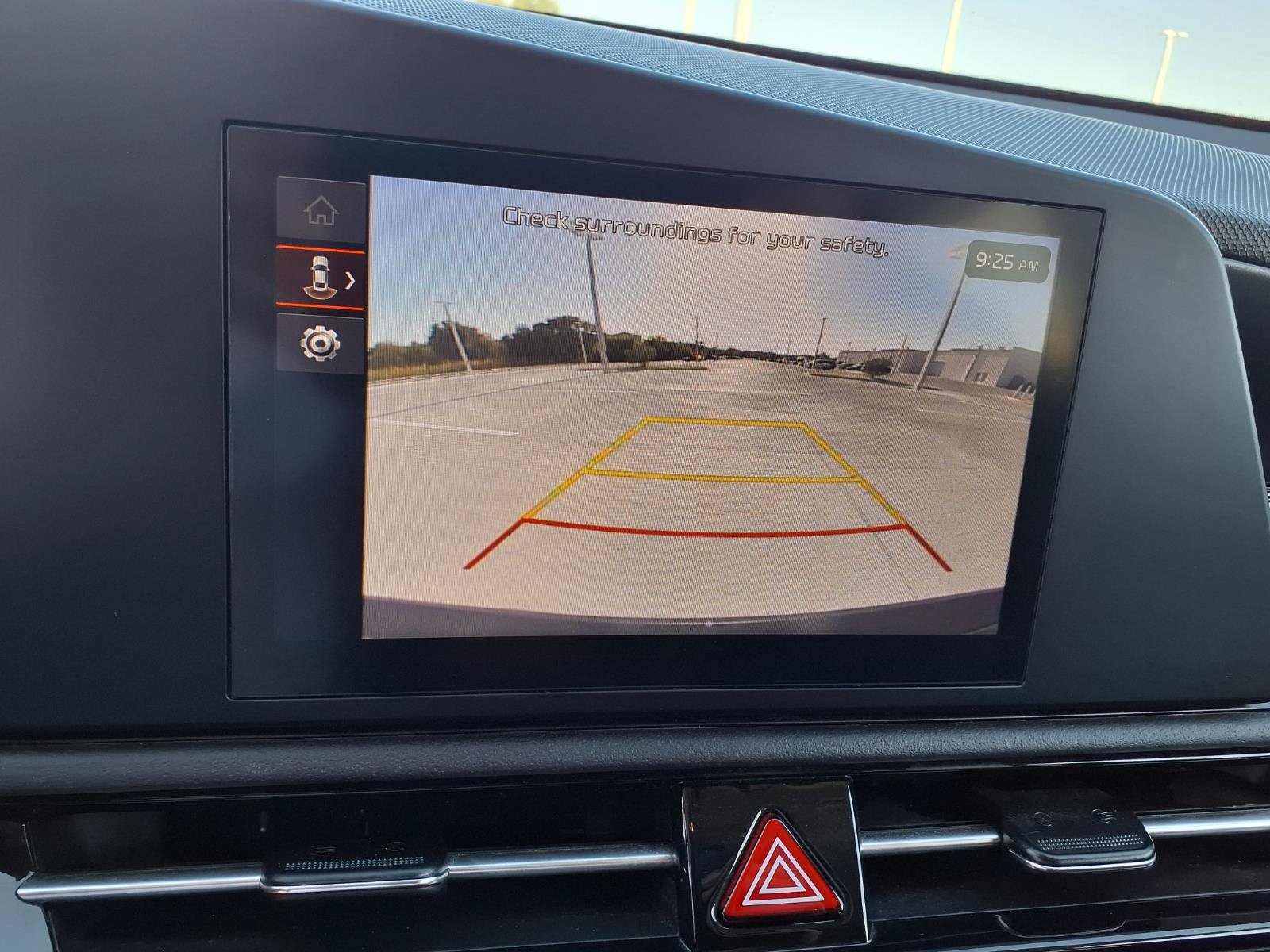 Used 2025 Kia Niro LX FWD image 13