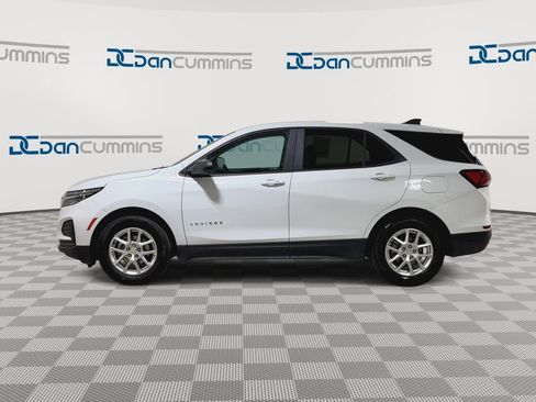Used 2022 Chevrolet Equinox LS w/ LS Convenience Package image 5
