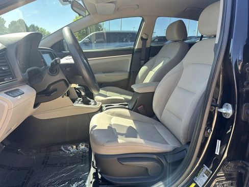 Used 2017 Hyundai Elantra SE FWD image 11