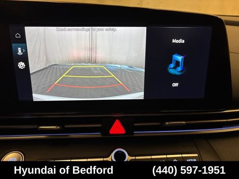 Used 2025 Hyundai Elantra SEL FWD image 19
