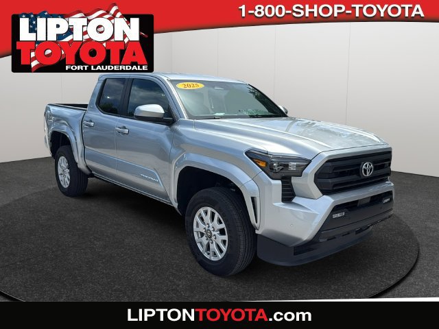 Used 2025 Toyota Tacoma SR5 AWD/4WD image 1