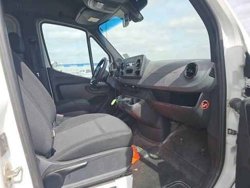 Used 2021 Mercedes-Benz Sprinter 2500 w/ Driver Convenience Package image 15