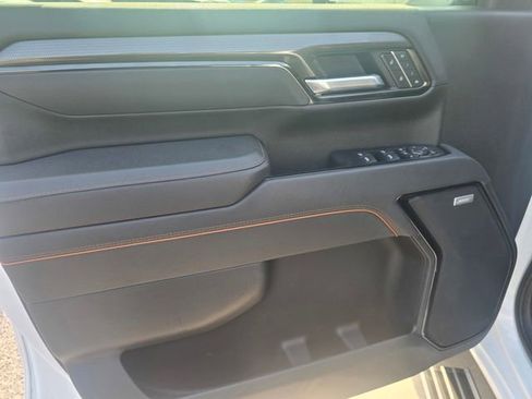 Used 2025 GMC Sierra 2500 AT4 w/ AT4 Premium Plus Package AWD/4WD image 22