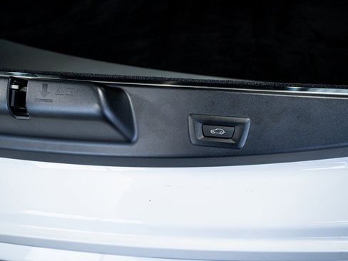 Used 2021 Rolls-Royce Cullinan Black Badge image 80