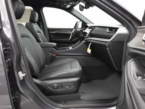 New 2026 Jeep Grand Cherokee Limited Reserve image 25