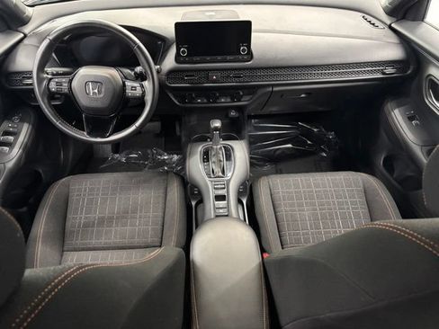 Used 2025 Honda HR-V Sport image 2