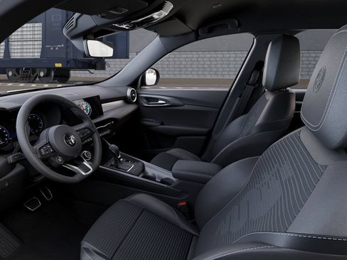 New 2025 Alfa Romeo Tonale AWD/4WD image 22