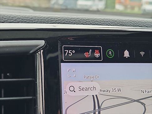 Used 2022 Chrysler Pacifica Limited w/ Uconnect Theater Family Group image 19