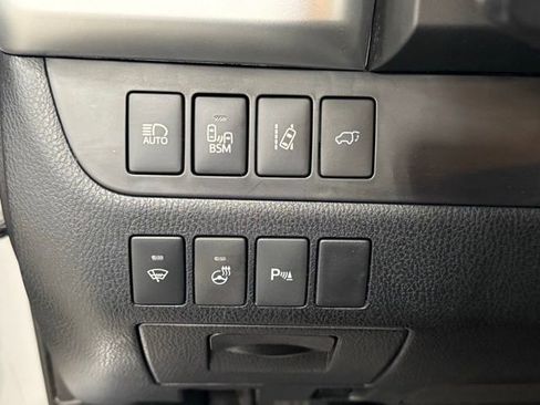 Used 2016 Toyota Highlander Limited Platinum FWD image 15