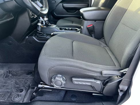 Used 2021 Jeep Wrangler Unlimited Sport image 13
