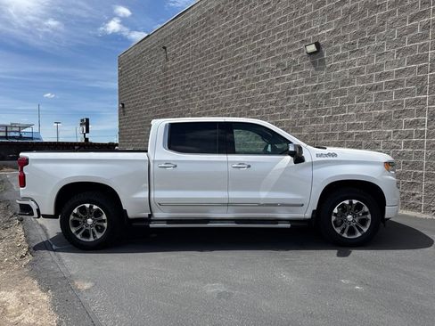 Used 2024 Chevrolet Silverado 1500 High Country w/ Z71 Off-Road Package AWD/4WD image 5