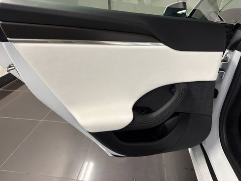 Used 2022 Tesla Model S Plaid AWD/4WD image 29