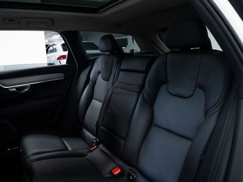 Used 2017 Volvo V90 T6 Cross Country image 20
