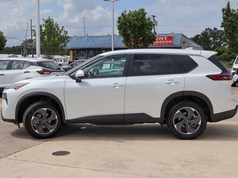 Used 2025 Nissan Rogue SV FWD image 25