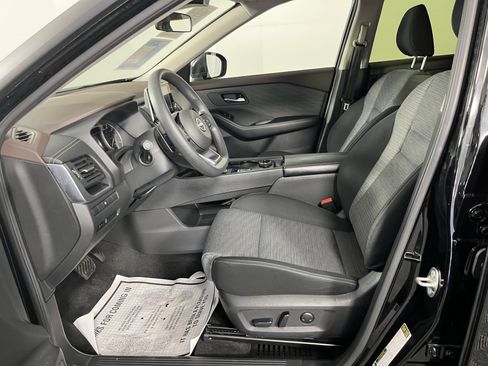 Used 2023 Nissan Rogue SV AWD/4WD image 10