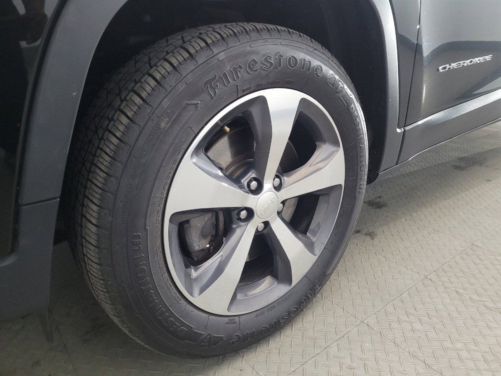 Used 2019 Jeep Cherokee Limited AWD/4WD image 31