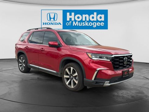 Used 2025 Honda Pilot Elite image 2