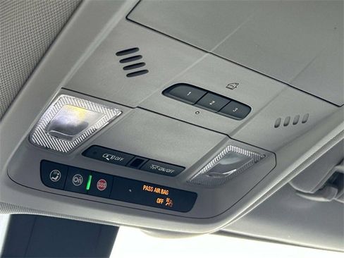 Used 2020 Chevrolet Equinox LT image 24