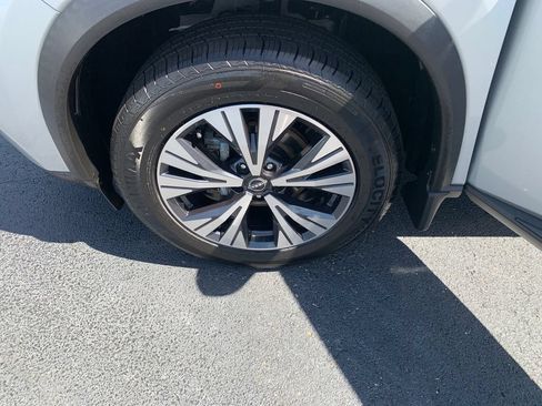Used 2023 Nissan Rogue SV FWD image 16