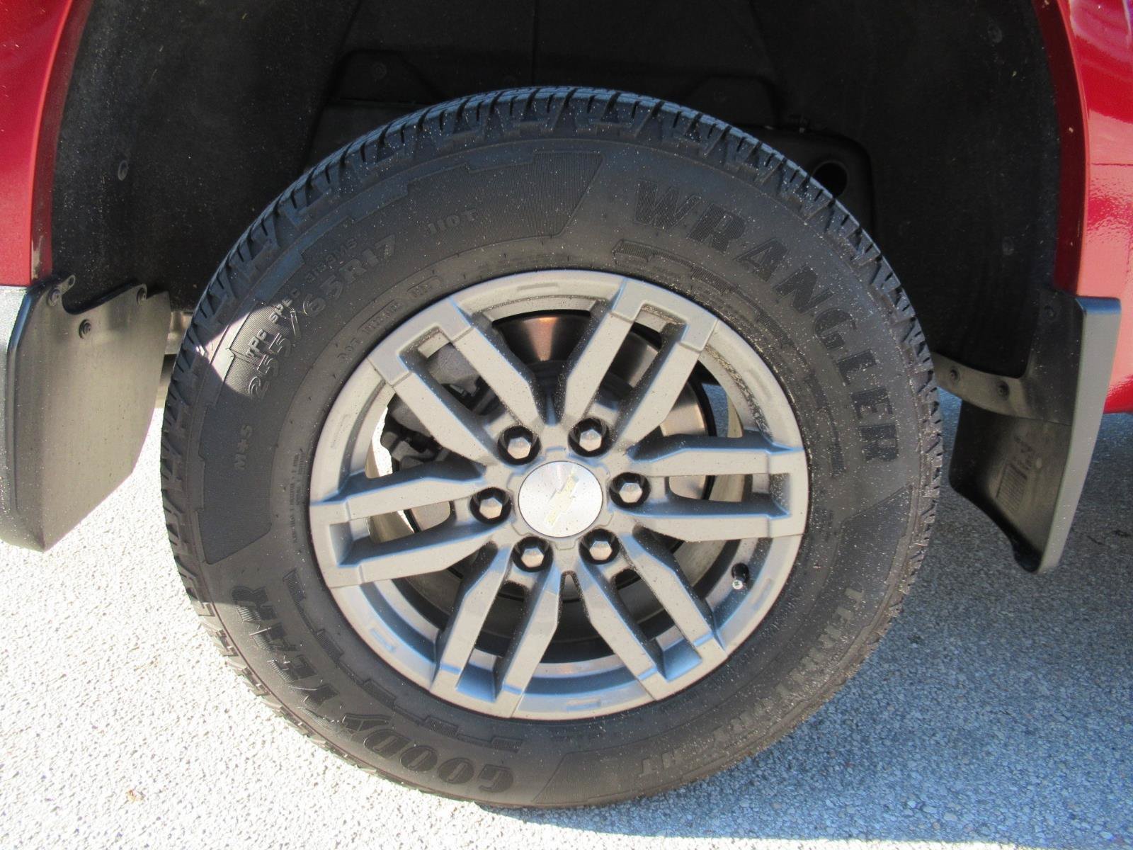 Used 2024 Chevrolet Colorado LT w/ LT Convenience Package RWD image 8