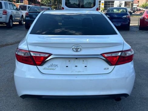 Used 2016 Toyota Camry SE FWD image 7