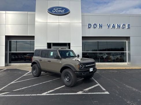 New 2025 Ford Bronco Big Bend w/ Black Diamond Package image 1