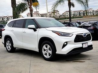 Used 2023 Toyota Highlander LE AWD/4WD video 2