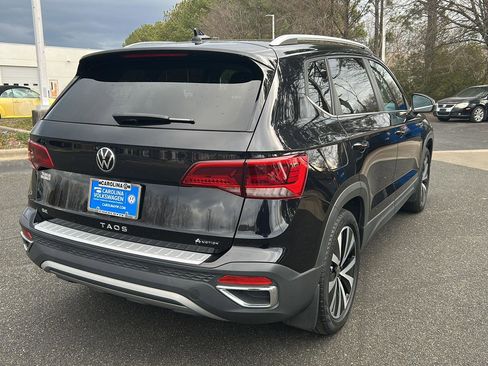 Certified 2022 Volkswagen Taos SE image 6