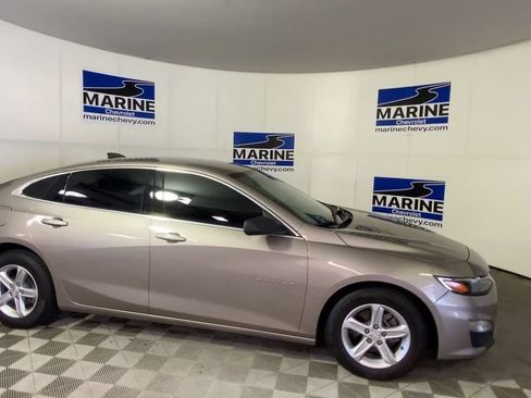 Used 2022 Chevrolet Malibu LS w/ LPO, Floor Liner Package FWD image 3