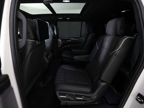 Used 2021 Cadillac Escalade ESV Sport Platinum w/ LPO, ONYX Package AWD/4WD image 15