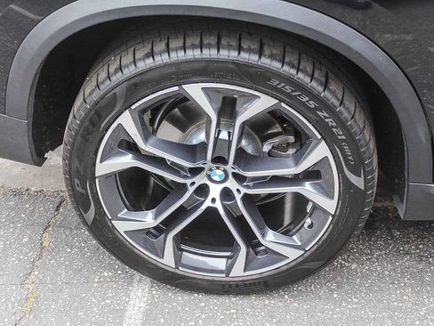 Used 2022 BMW X5 sDrive40i w/ Premium Package RWD image 8