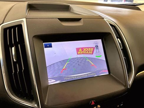 Used 2020 Ford Edge Titanium image 24