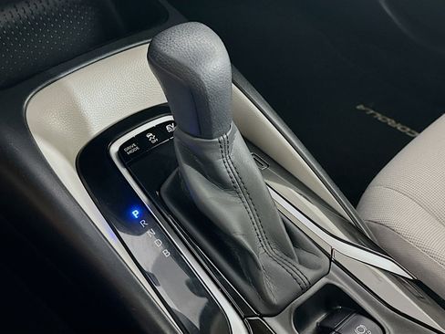 Used 2020 Toyota Corolla LE FWD image 24
