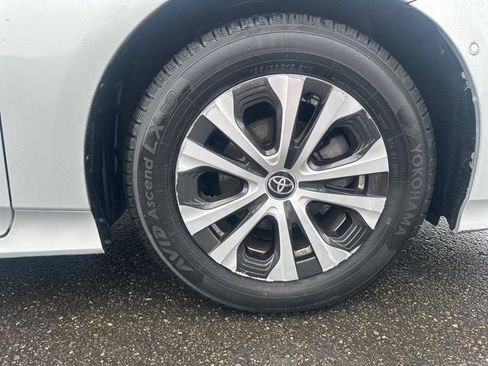 Used 2022 Toyota Prius LE AWD/4WD image 10