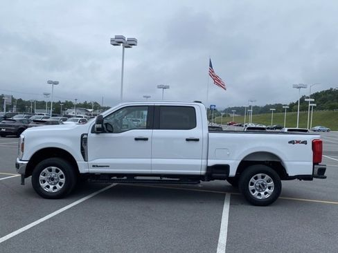 Used 2024 Ford F250 XLT image 2