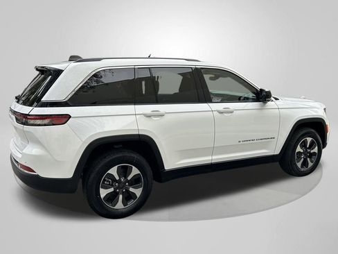 New 2023 Jeep Grand Cherokee 4WD 4xe w/ Luxury Tech Group II image 7