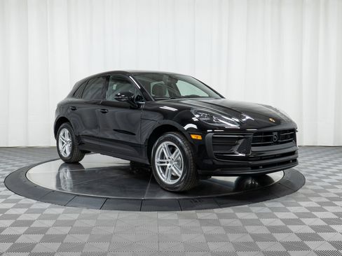 Used 2025 Porsche Macan image 7