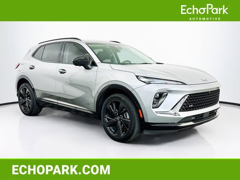 Used 2025 Buick Envision Sport Touring image 1