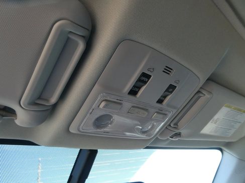 Used 2015 Toyota RAV4 Limited image 25