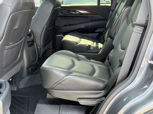 Used 2020 Cadillac Escalade Luxury w/ Escalade Sport Edition AWD/4WD image 16