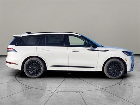New 2026 Lincoln Aviator Reserve image 13
