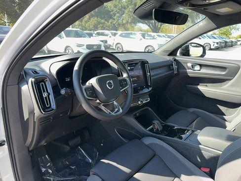 Certified 2023 Volvo C40 Recharge Core w/ Protection Package Premier image 10