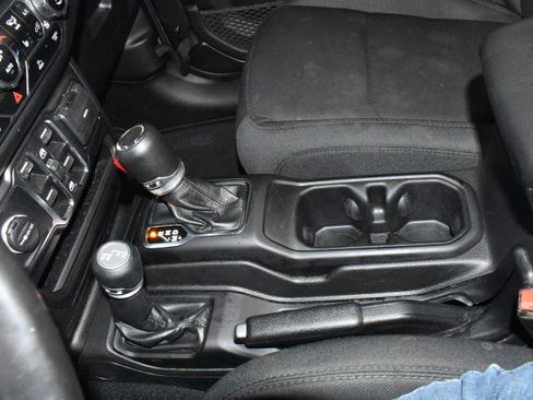 Used 2022 Jeep Gladiator Sport AWD/4WD image 20