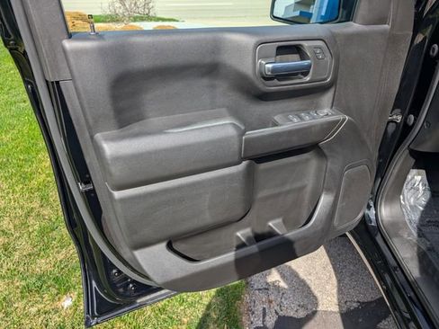 Used 2023 Chevrolet Silverado 1500 Custom image 9