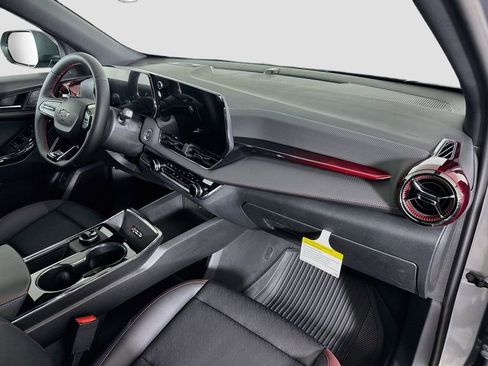 New 2026 Chevrolet Equinox RS w/ Convenience Package III FWD image 28