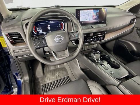 Used 2025 Nissan Rogue Platinum w/ Platinum Premium Package FWD image 7