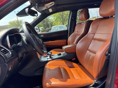 Used 2015 Jeep Grand Cherokee SRT w/ Luxury Group II AWD/4WD image 9