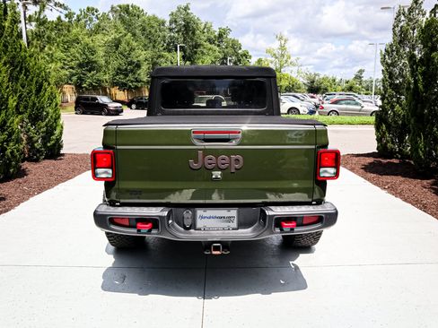 Used 2021 Jeep Gladiator Rubicon w/ Cold Weather Group AWD/4WD image 9