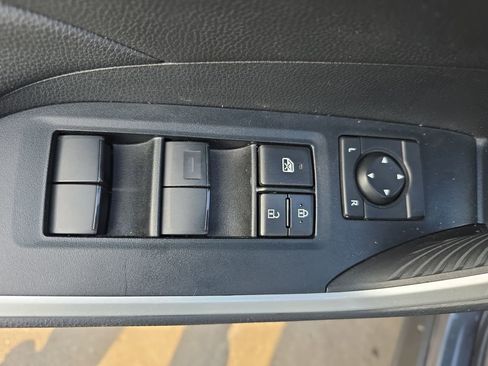 Certified 2025 Toyota RAV4 LE image 28