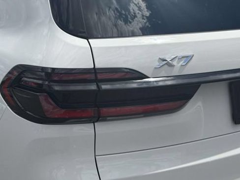 Used 2024 BMW X7 xDrive40i w/ M Sport Package AWD/4WD image 41